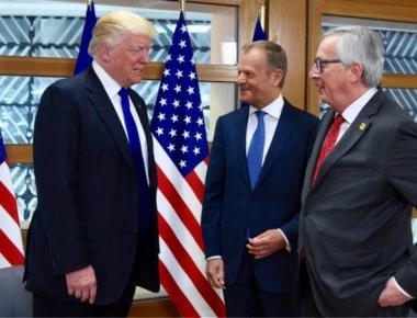 Τραμπ και ΕΕ θέλουν να αποφύγουν τον εμπορικό πόλεμο με αμοιβαίες παραχωρήσεις